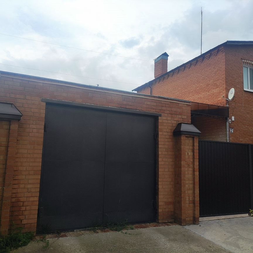  дом, 199.6 м², 9.68 соток