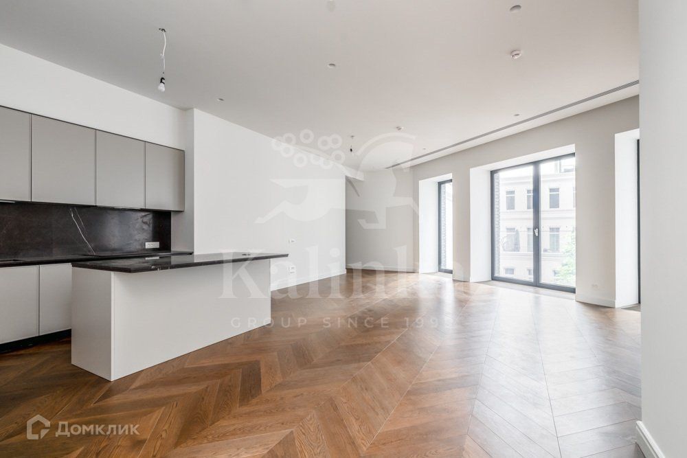 3-комн., 156.2 м², 2/6 этаж