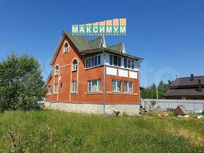 Коттедж, 256 м², 15 соток