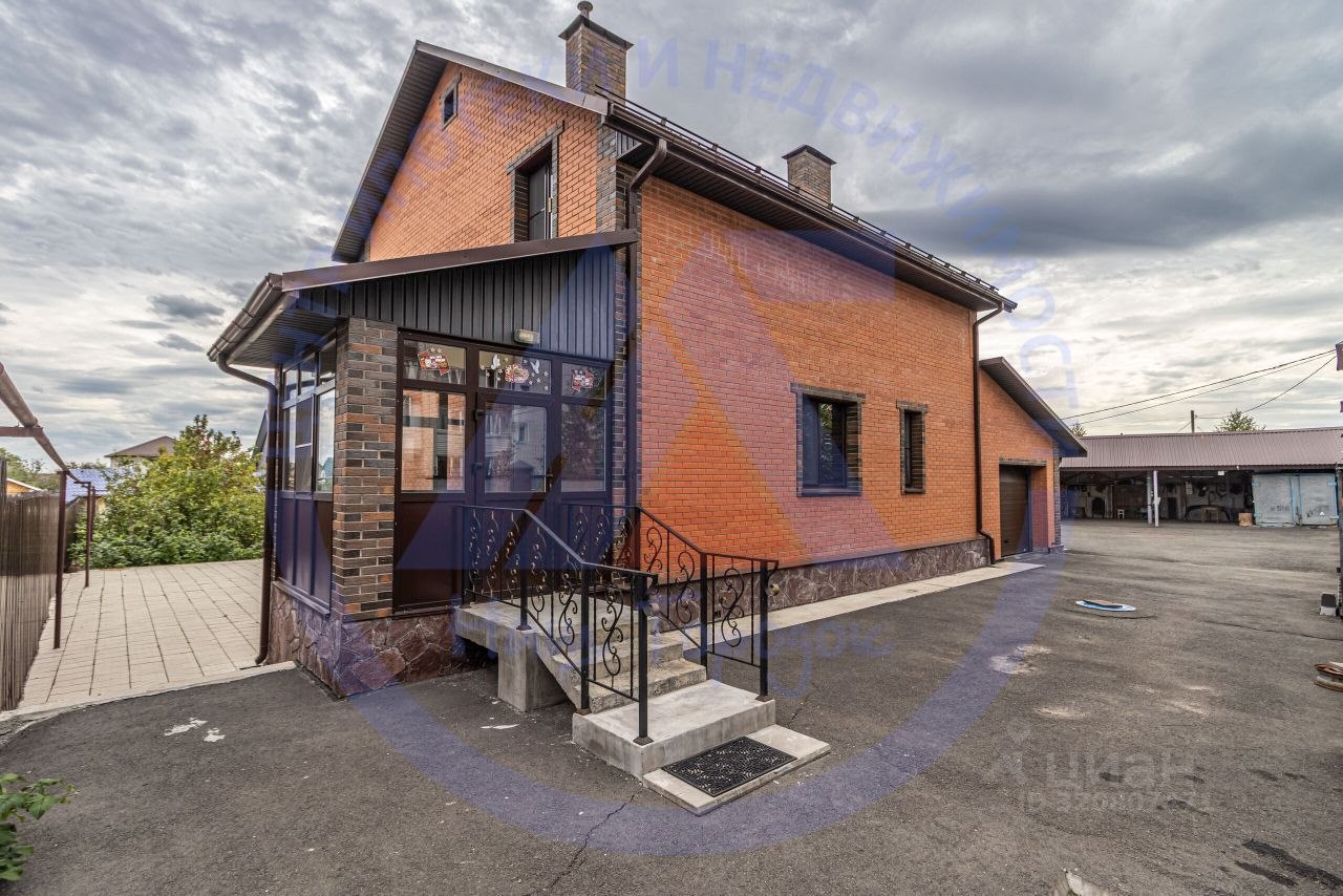 Дом, 220 м², 17 соток