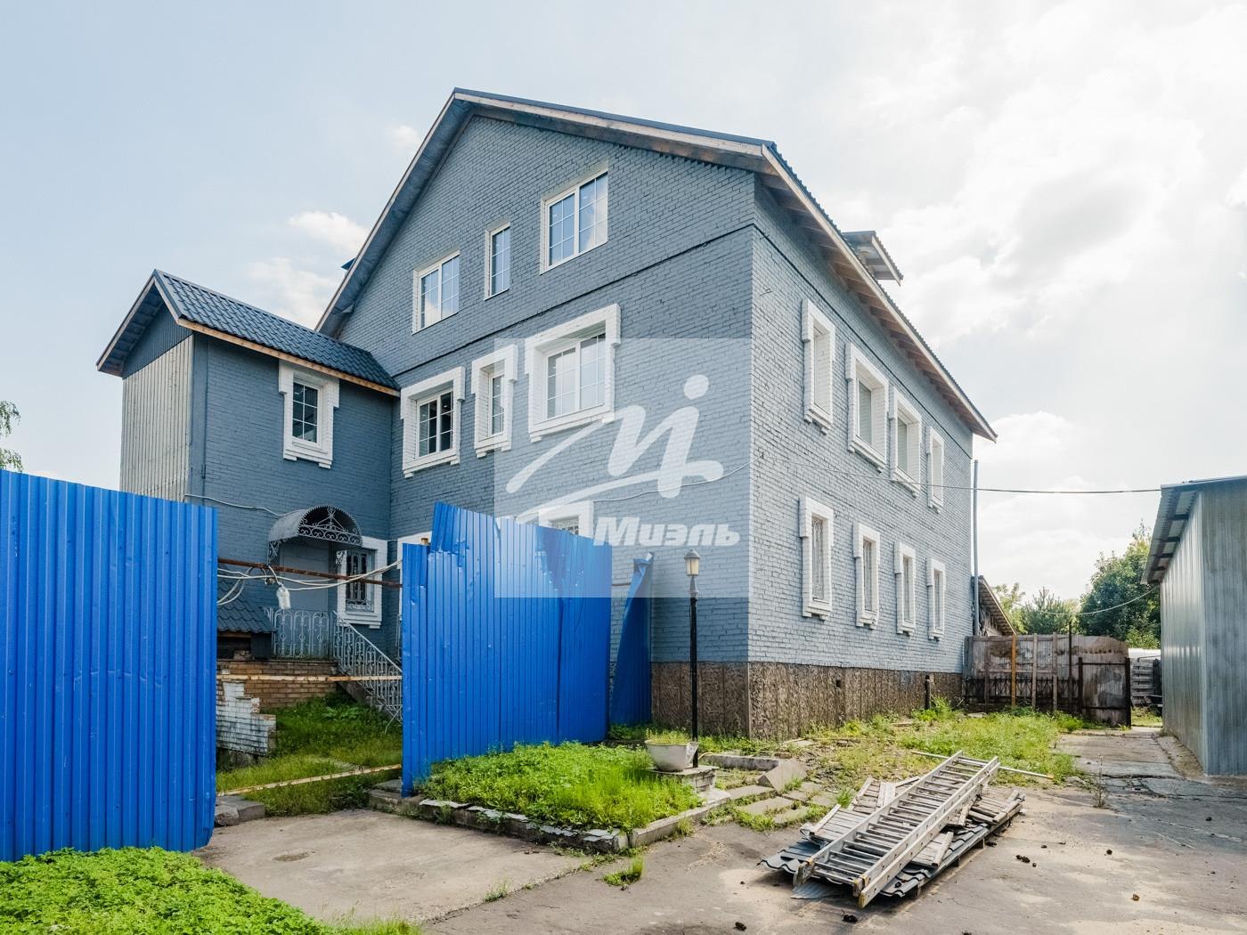 Дом, 318.6 м², 23 сотки