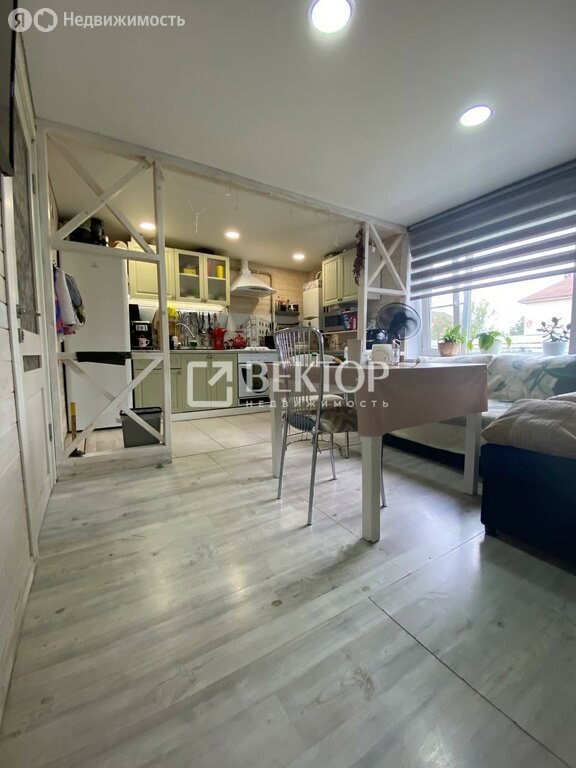 Дом, 100 м², 10 соток