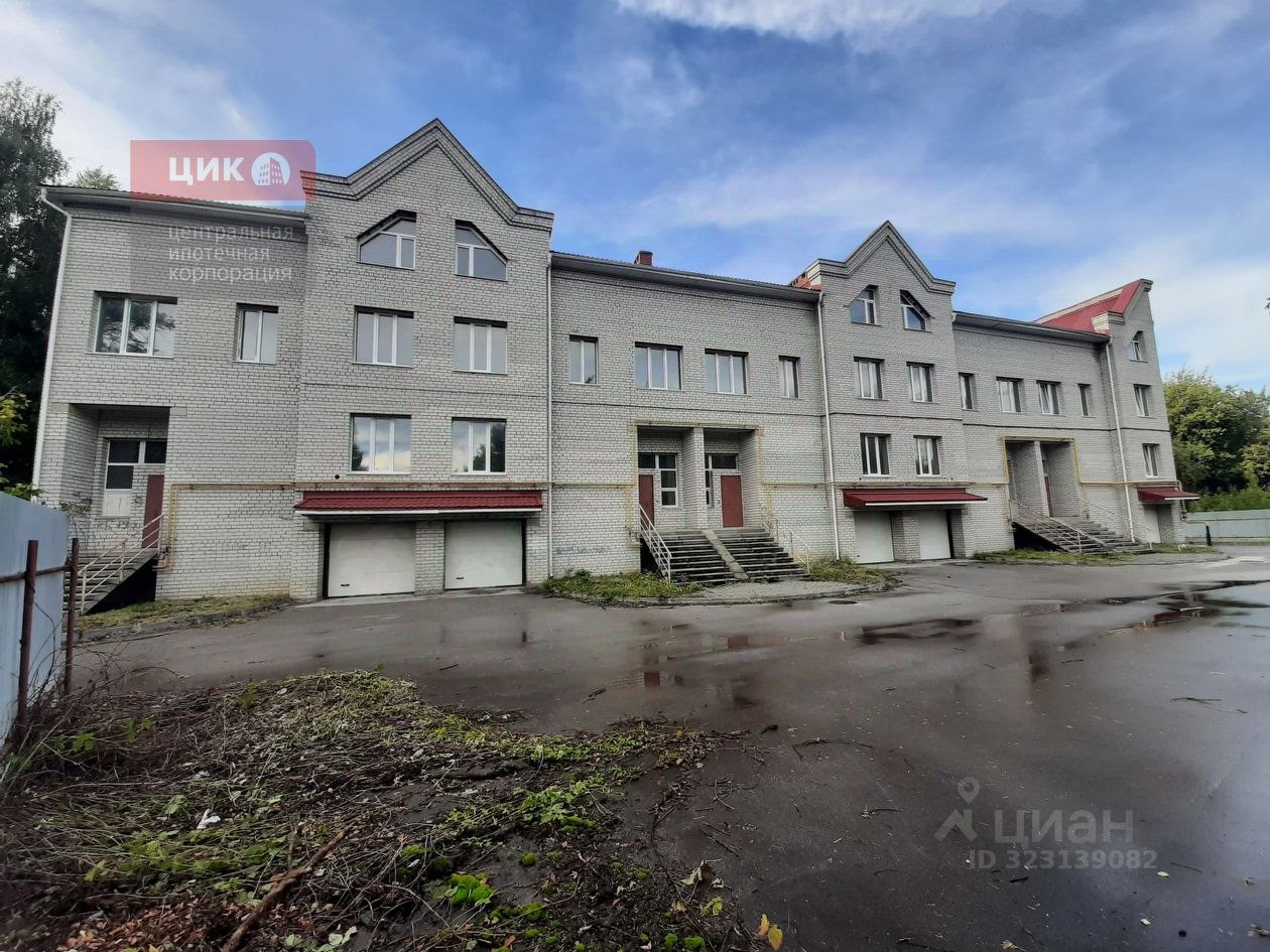 Таунхаус, 2000 м², 24 сотки