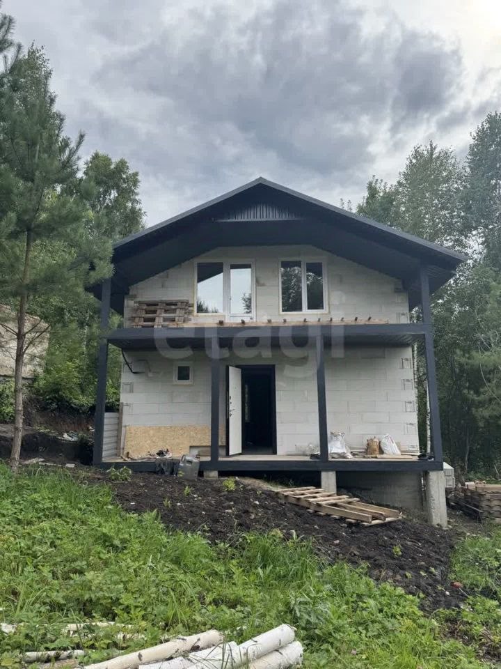 2-этажный дом, 106 м², 12.2 соток