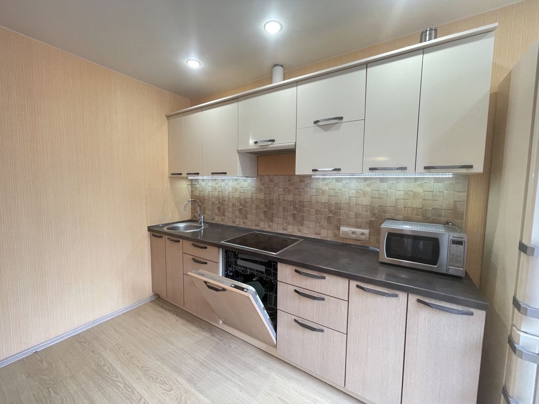 3-комн. квартира, 72 м², 7/16 этаж