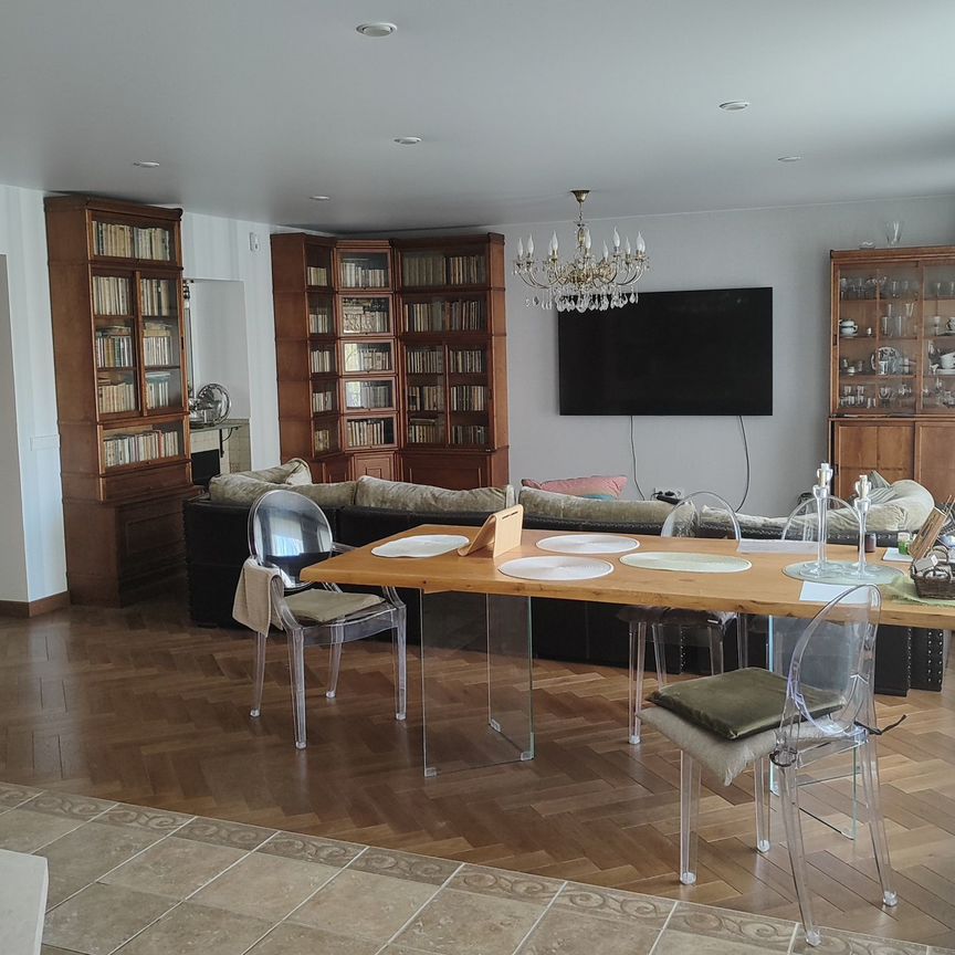 6-комн. квартира, 155.7 м², 2/5 этаж