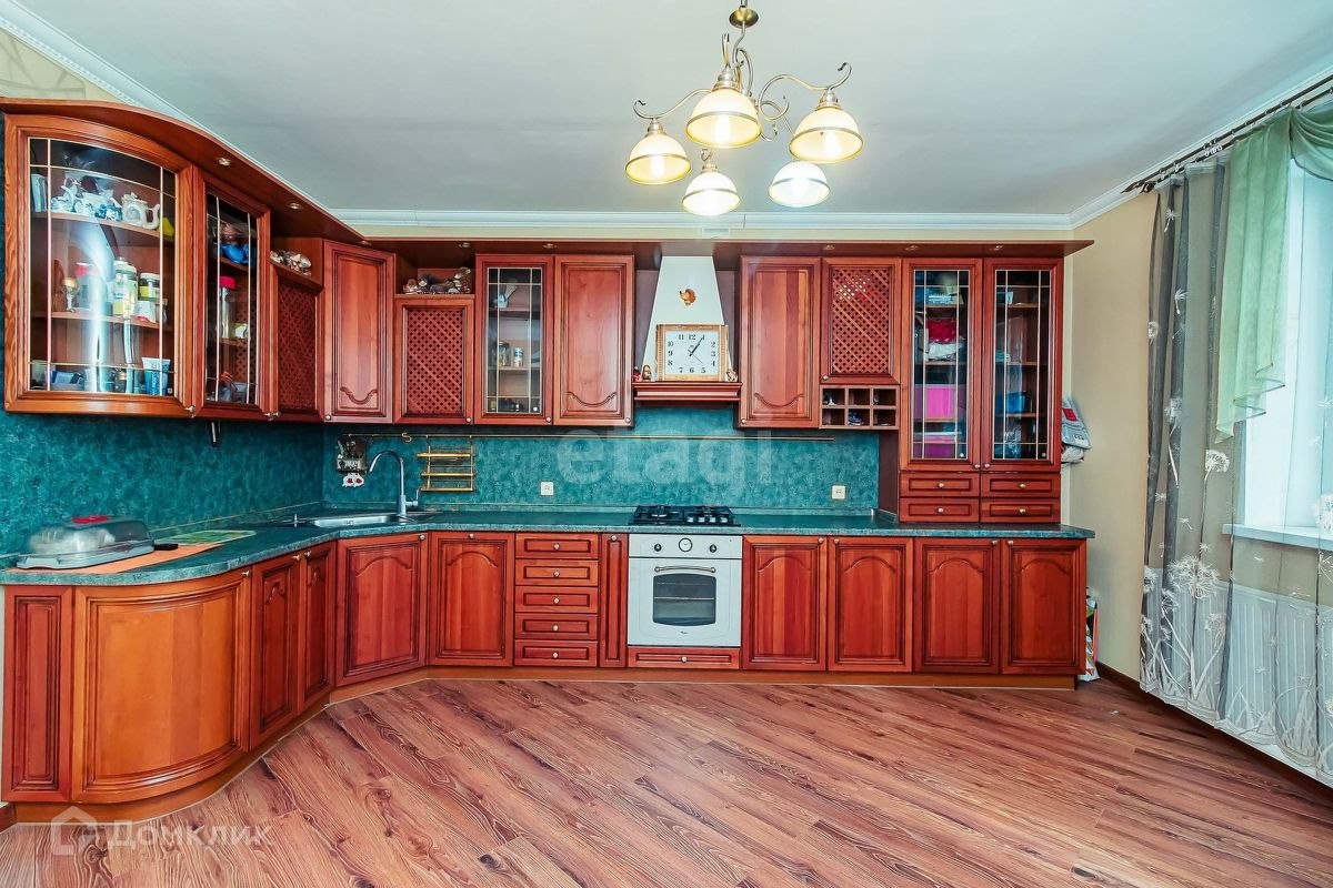 3-комн., 121.3 м², 5/5 этаж