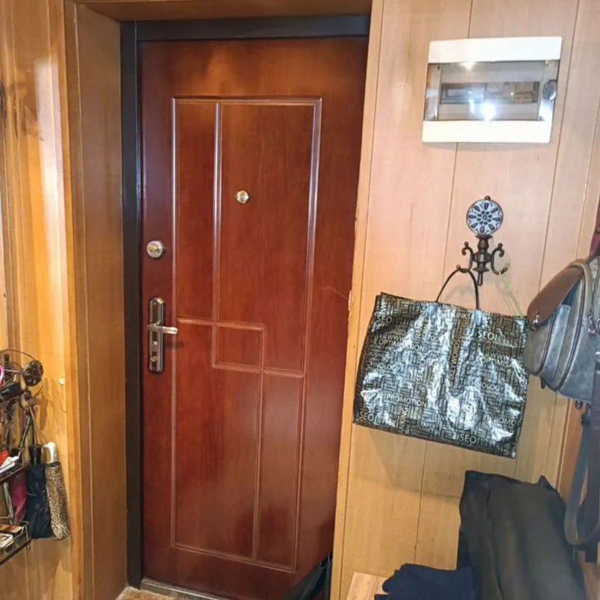 2-комн., 42 м², 1/5 этаж