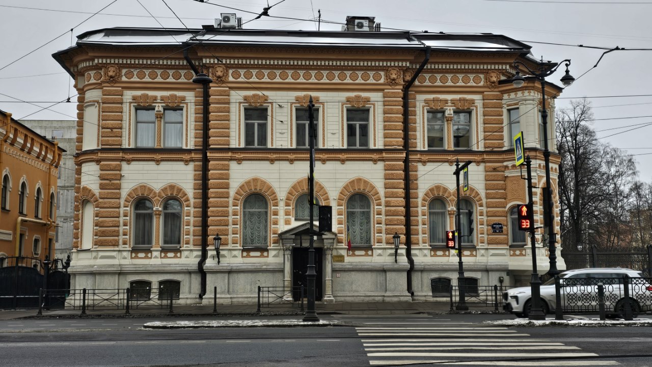 Особняк Сан-Галли еще в XIX веке был с отоплением, канализацией и водопроводом. Фото: Мир Квартир