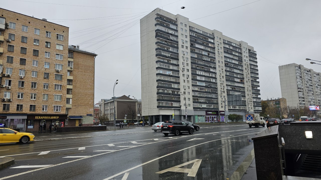 На Бутырской много 16-этажек, возведенных в 1970-1980-х. Фото: Мир Квартир