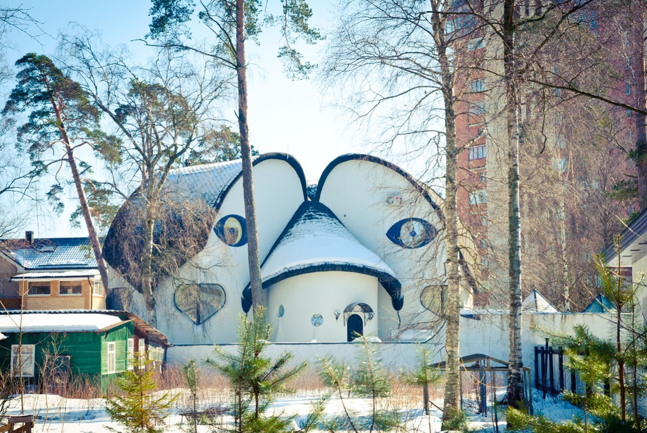Домик Гауди в Сестрорецке. Фото: © Ольга Визави / Фотобанк Лори