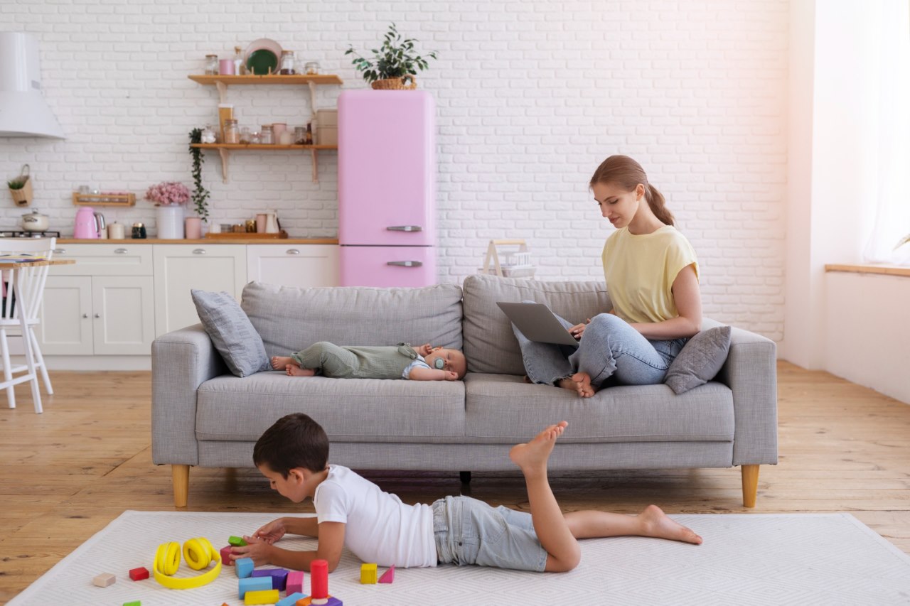 Наличие ребенка никак не влияет на раздел квартиры, купленной до брака. Фото: @freepik, freepik.com