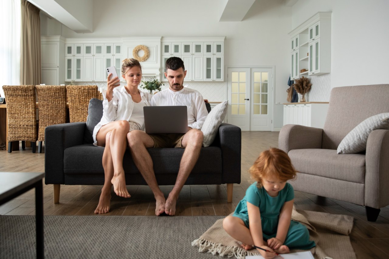 Сдавать квартиру семье с ребенком — не самый плохой вариант. Фото: @freepik, https://ru.freepik.com/author/