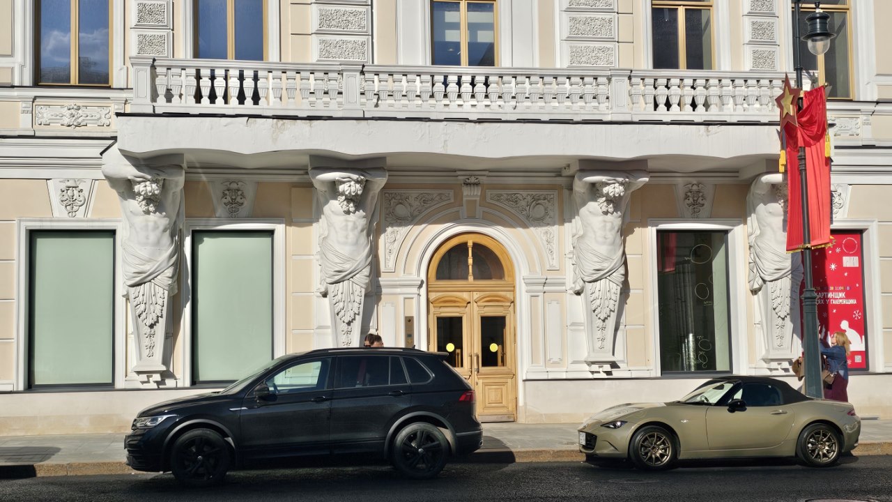 Дом с атлантами. Фото: Мир Квартир