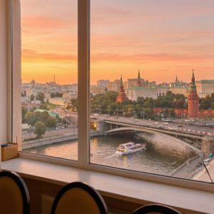 На вторичном рынке Москвы продается 21 квартира с видом на Кремль