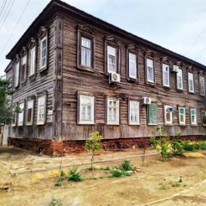 Каково жить в трущобе, или Сколько стоят квартиры в ветхих домах и надо ли их покупать?