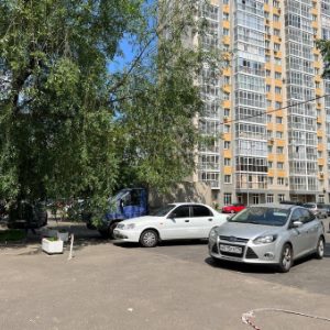 Парковочное место во дворе: можно ли закрепить его за собой?