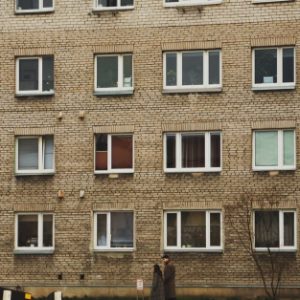 Юрист объяснил, как действовать, если из многоэтажки не вывозят мусор