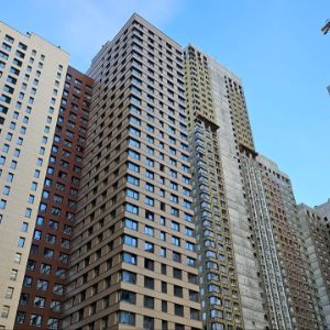 Доля непроданных квартир в строящихся новостройках РФ выросла до 28%
