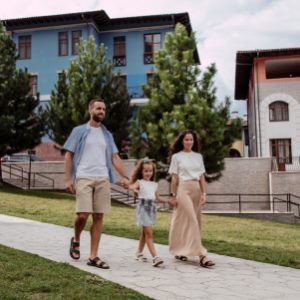 Отдых в горах круглый год: какое жилье можно купить в Красной Поляне