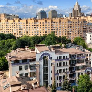 За какой срок жители разных регионов накопят на «однушку» в Москве
