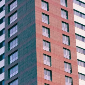 Как абитуриенты вузов могут сэкономить до 15% на жилье